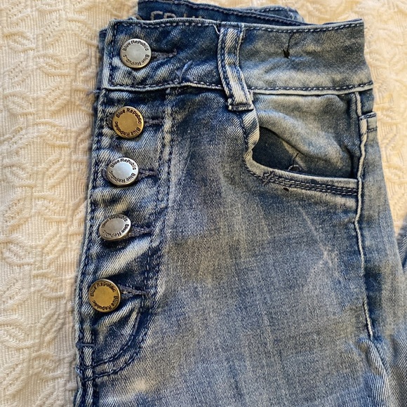 Junior’s jeans | high rise | skinny jeans | Size 5 - Picture 4 of 9